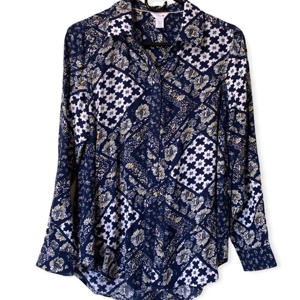 Intro PM Long Sleeve Button down blouse navy and white pattern